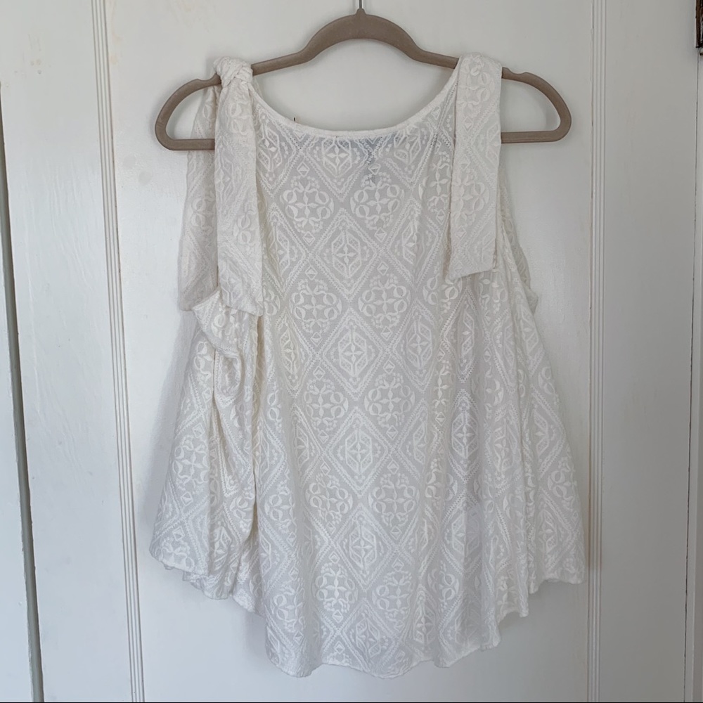 Cold Shoulder Top - Picture 2 of 4